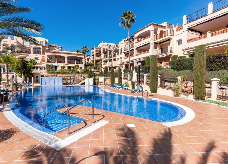 Resale - Apartment - Ground Floor Apartment - Estepona - Atalaya