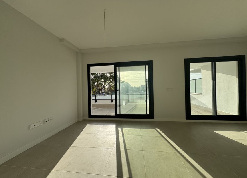 Resale - Apartment - Middle Floor Apartment - Estepona - Selwo