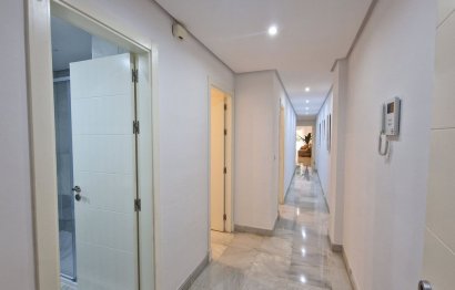 Resale - Apartment - Middle Floor Apartment - Estepona - Estepona Centro