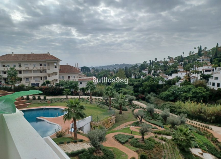 Resale - Apartment - Middle Floor Apartment - Marbella - Aloha