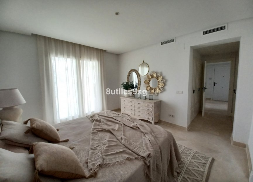 Resale - Apartment - Middle Floor Apartment - Marbella - Aloha