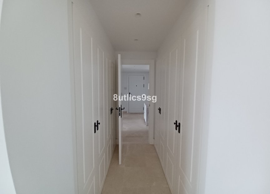 Resale - Apartment - Middle Floor Apartment - Marbella - Aloha