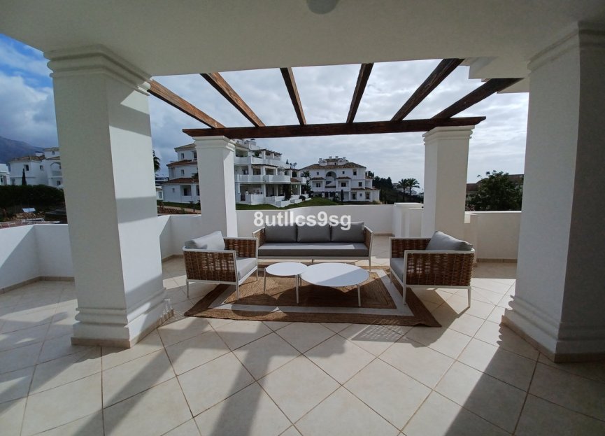 Resale - Apartment - Middle Floor Apartment - Marbella - Aloha