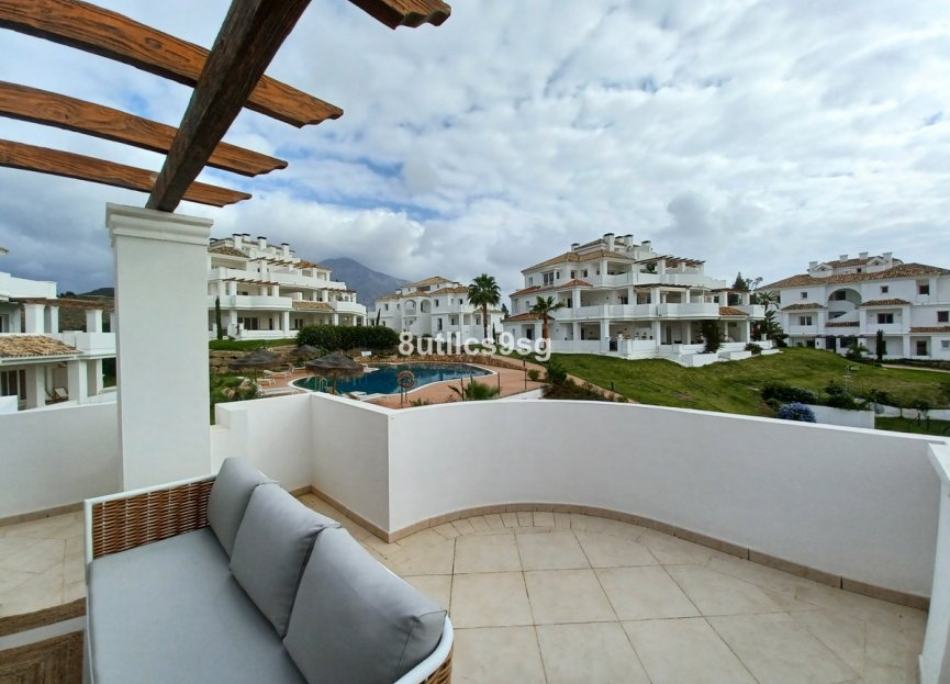 Resale - Apartment - Middle Floor Apartment - Marbella - Aloha