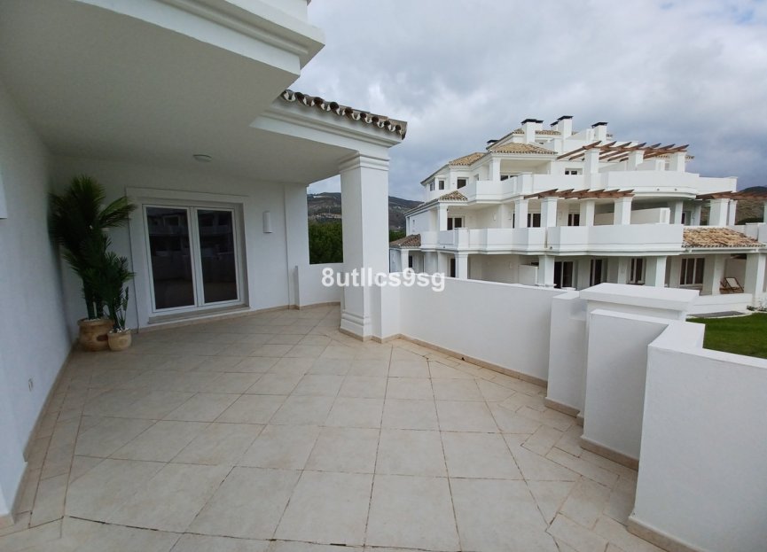 Resale - Apartment - Middle Floor Apartment - Marbella - Aloha