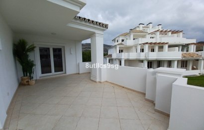 Resale - Apartment - Middle Floor Apartment - Marbella - Aloha