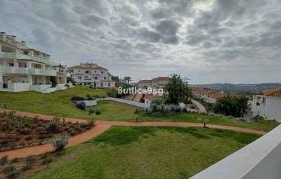 Resale - Apartment - Middle Floor Apartment - Marbella - Aloha