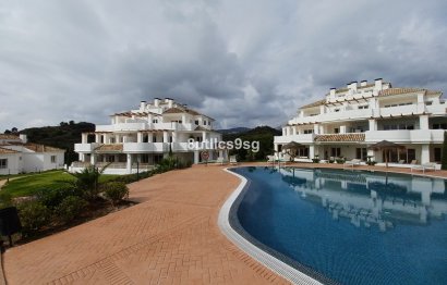 Resale - Apartment - Middle Floor Apartment - Marbella - Aloha