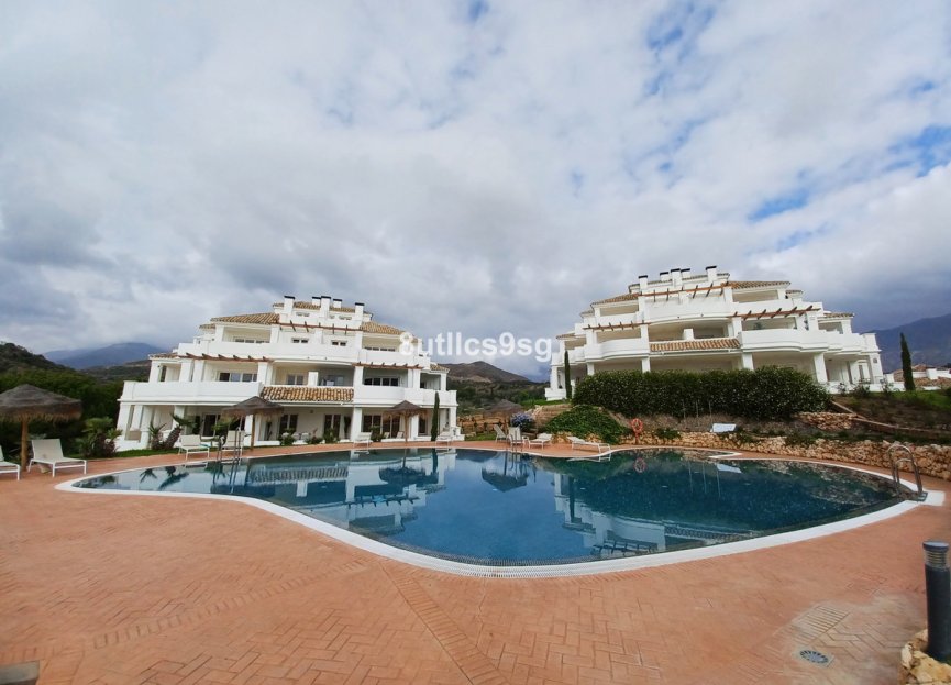 Resale - Apartment - Middle Floor Apartment - Marbella - Aloha