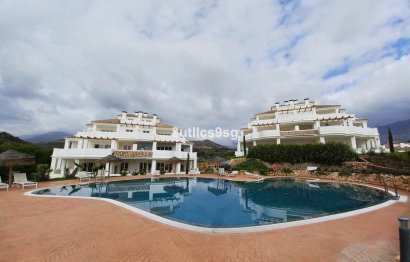 Resale - Apartment - Middle Floor Apartment - Marbella - Aloha