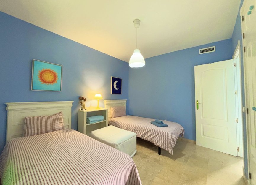 Resale - Apartment - Ground Floor Apartment - Casares - Casares Centro