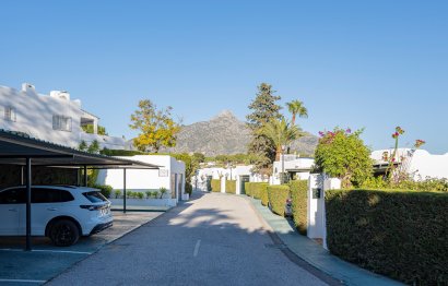 Resale - House - Townhouse - Marbella - Nueva Andalucia