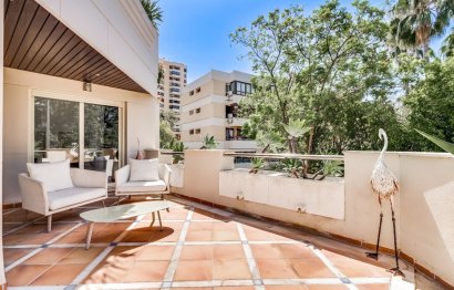 Resale - Apartment - Middle Floor Apartment - Marbella - Nueva Andalucia