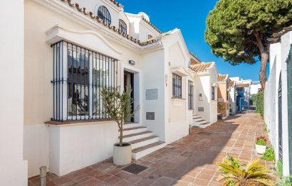 Resale - House - Townhouse - Marbella - Nueva Andalucia