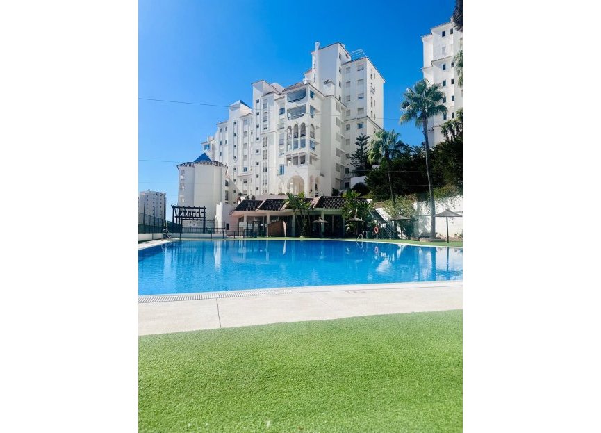 Resale - Apartment - Middle Floor Apartment - Estepona - Estepona Centro