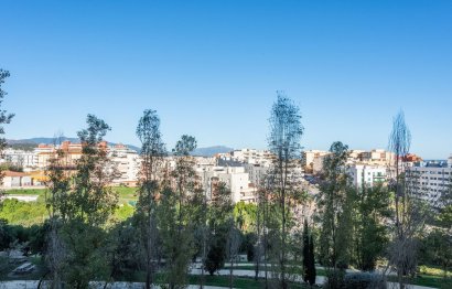 Resale - Apartment - Middle Floor Apartment - Estepona - Estepona Centro