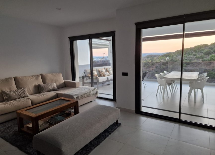 Resale - Apartment - Middle Floor Apartment - Estepona - Estepona Centro