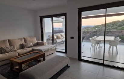 Resale - Apartment - Middle Floor Apartment - Estepona - Estepona Centro