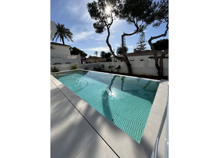 Resale - House - Detached Villa - Marbella - Marbesa