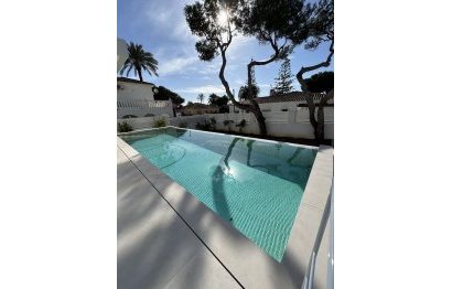 Resale - House - Detached Villa - Marbella - Marbesa