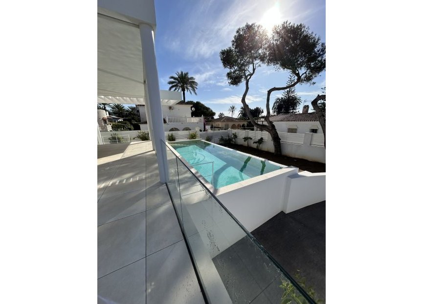 Resale - House - Detached Villa - Marbella - Marbesa