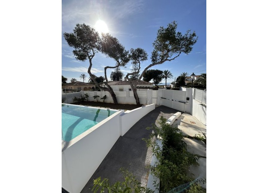 Resale - House - Detached Villa - Marbella - Marbesa