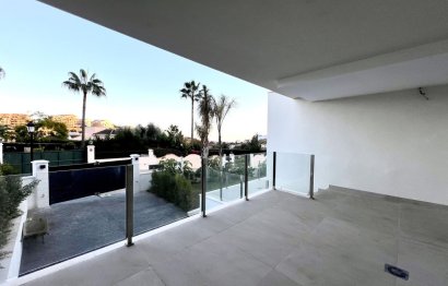 Resale - House - Detached Villa - Marbella - Elviria