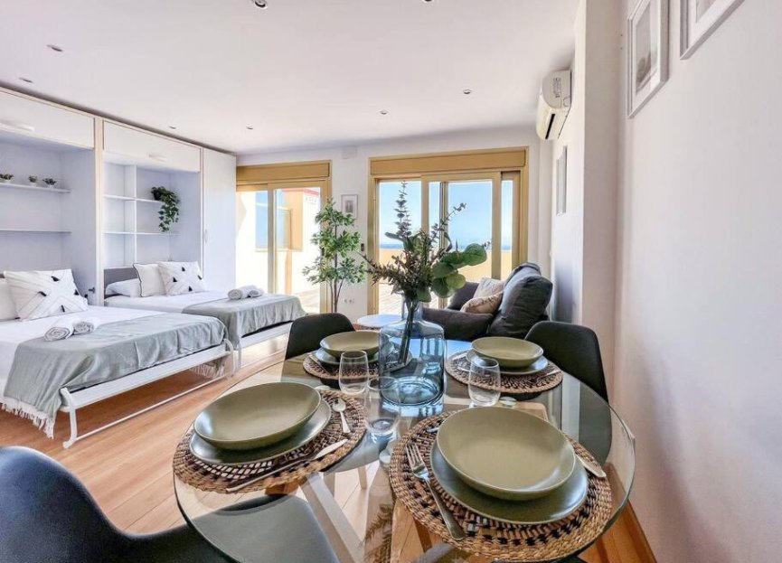 Resale - Apartment - Middle Floor Apartment - Estepona - Estepona Centro