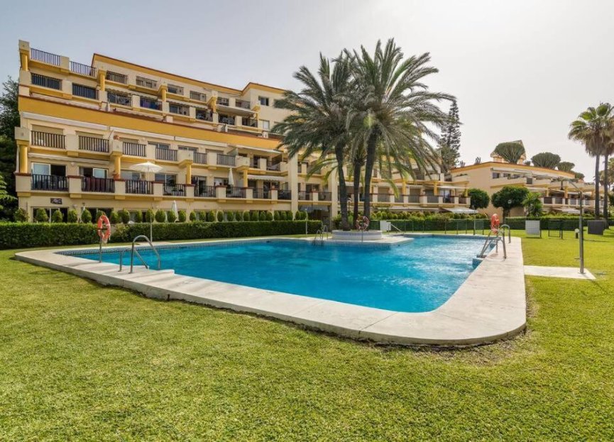 Resale - Apartment - Middle Floor Apartment - Estepona - Estepona Centro