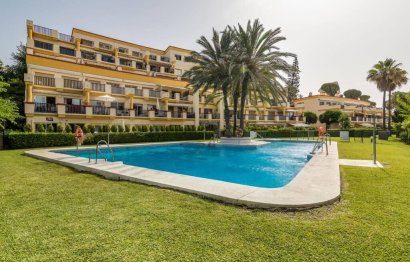 Resale - Apartment - Middle Floor Apartment - Estepona - Estepona Centro