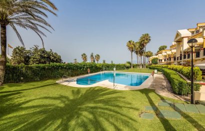 Resale - Apartment - Middle Floor Apartment - Estepona - Estepona Centro