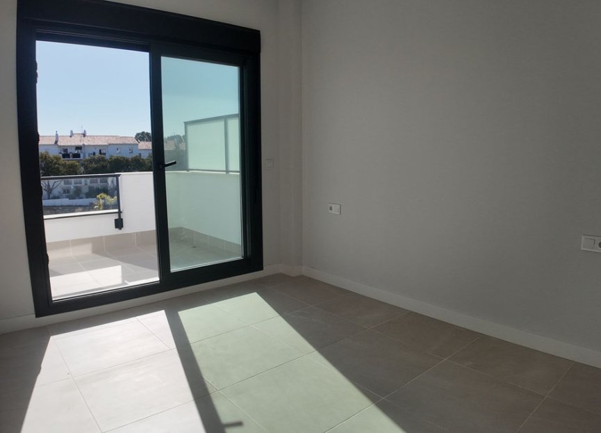 Resale - Apartment - Penthouse - Estepona - Estepona Centro