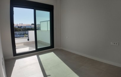 Resale - Apartment - Penthouse - Estepona - Estepona Centro