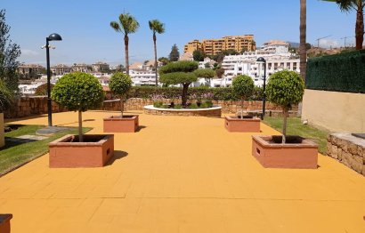 Resale - Apartment - Middle Floor Apartment - Estepona - Estepona Centro