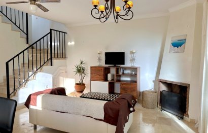 Resale - House - Semi-Detached House - Estepona - Estepona Centro