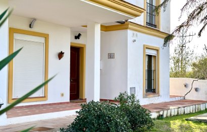 Resale - House - Semi-Detached House - Estepona - Estepona Centro