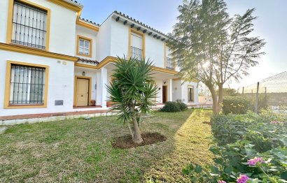 Resale - House - Semi-Detached House - Estepona - Estepona Centro