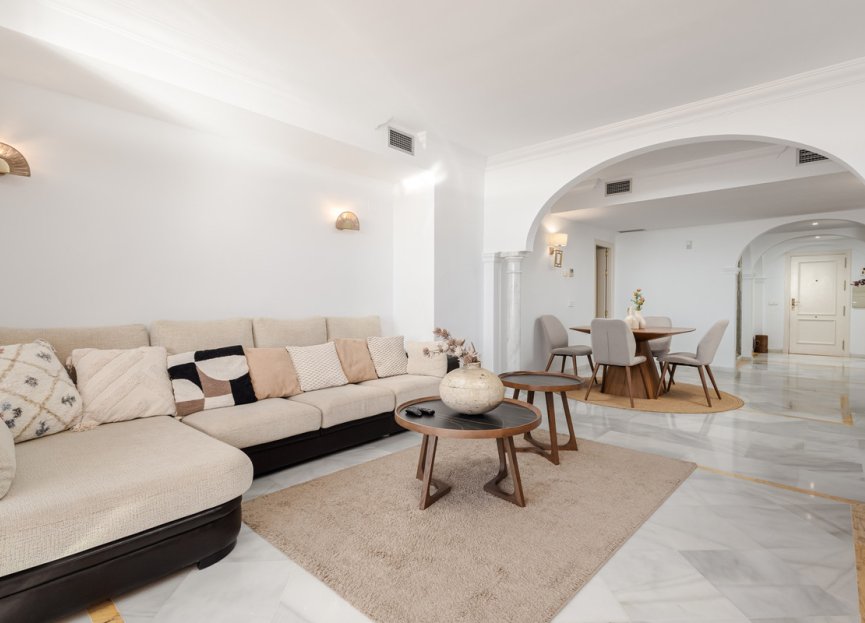 Resale - Apartment - Middle Floor Apartment - Marbella - Nueva Andalucia