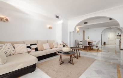 Resale - Apartment - Middle Floor Apartment - Marbella - Nueva Andalucia