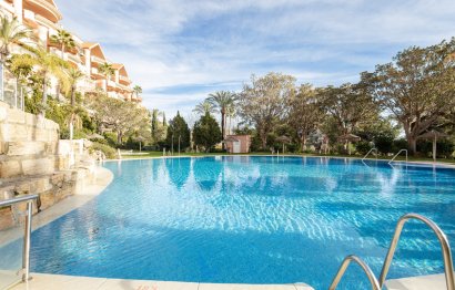 Resale - Apartment - Middle Floor Apartment - Marbella - Nueva Andalucia