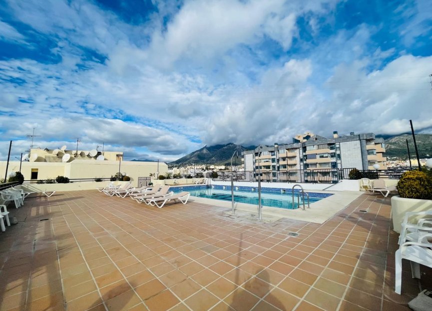 Resale - Apartment - Middle Floor Apartment - Marbella