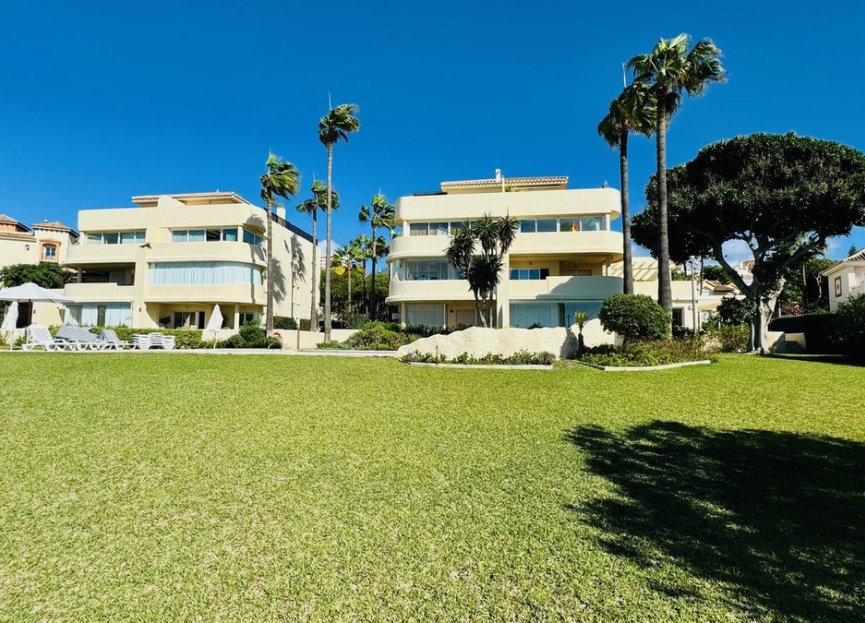 Resale - Apartment - Ground Floor Apartment - Marbella - Elviria