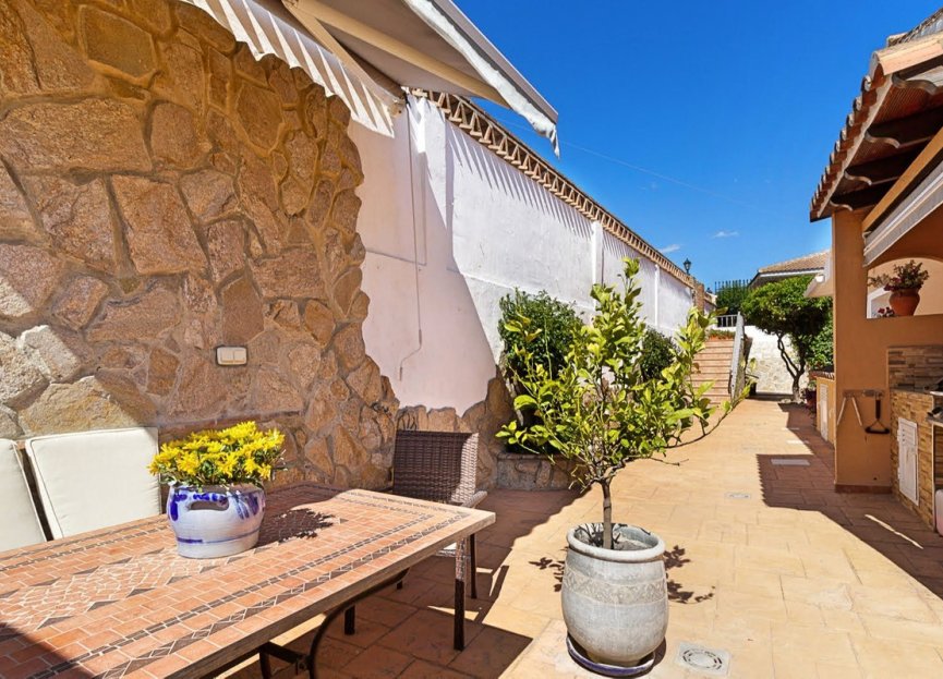 Resale - House - Detached Villa - Fuengirola - Fuengirola Centro