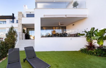 Resale - Apartment - Middle Floor Apartment - Marbella - Cabopino