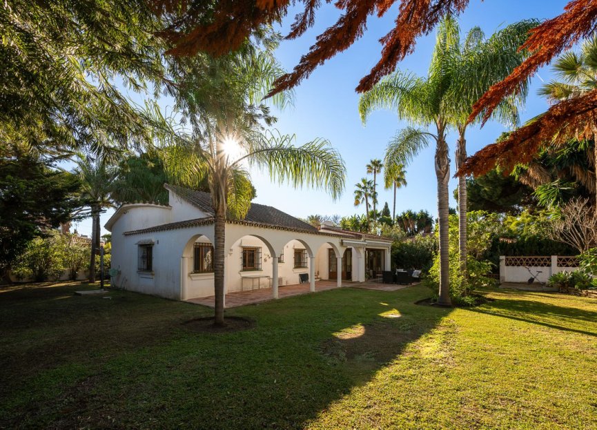 Resale - House - Detached Villa - Marbella - Marbesa