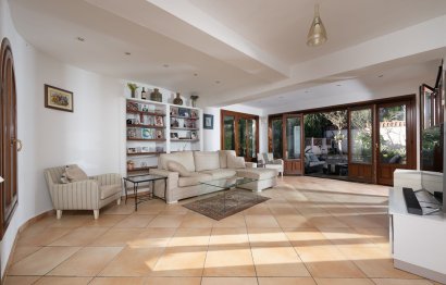 Resale - House - Detached Villa - Marbella - Marbesa