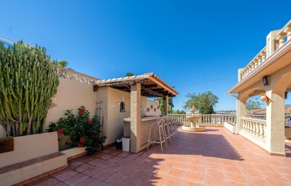 Resale - House - Detached Villa - Marbella - Nueva Andalucia