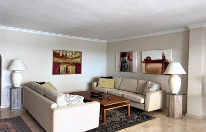 Resale - Apartment - Middle Floor Apartment - Estepona - Atalaya