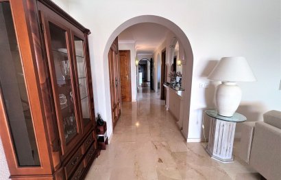 Resale - Apartment - Middle Floor Apartment - Estepona - Atalaya