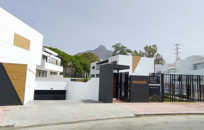 Reventa - House - Semi-Detached House - Marbella - Nueva Andalucia